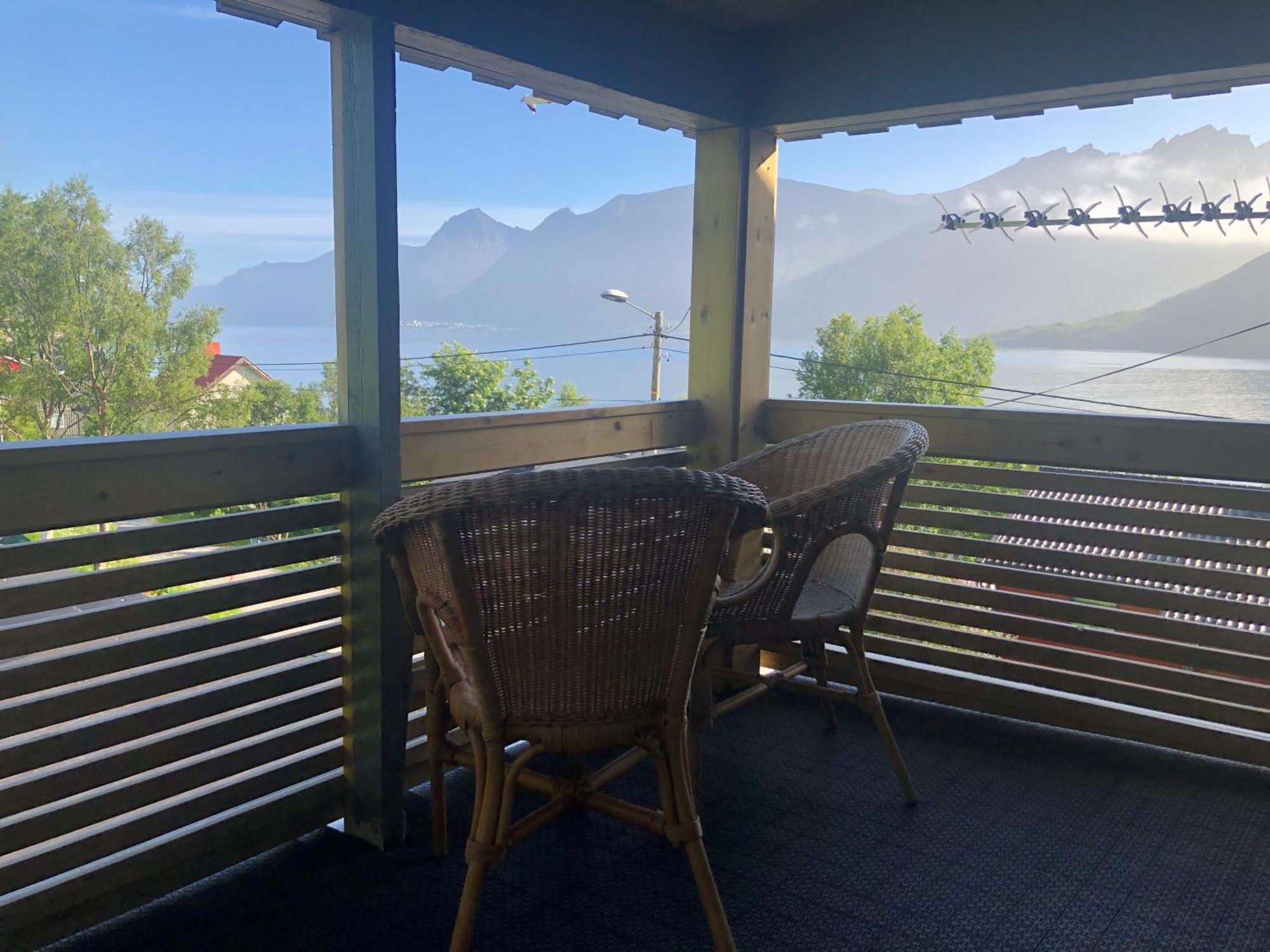 Segla Guesthouse - With View Of Fjord Fjordgard Exterior photo